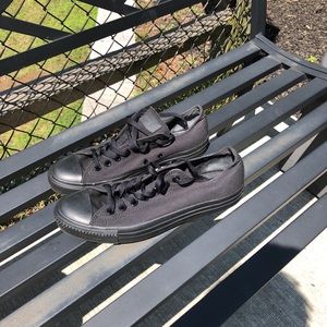 Black converse